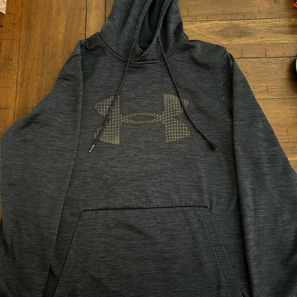 Men’s Small Under Armour hooded Sweatshirt